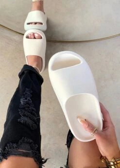 MUY CALIENTE MOM JEANS 7 MUY CALIENTE MOM JEANS -LOLE OUTLET IMG 1897 Facetune 05 02 2021 15 26 44