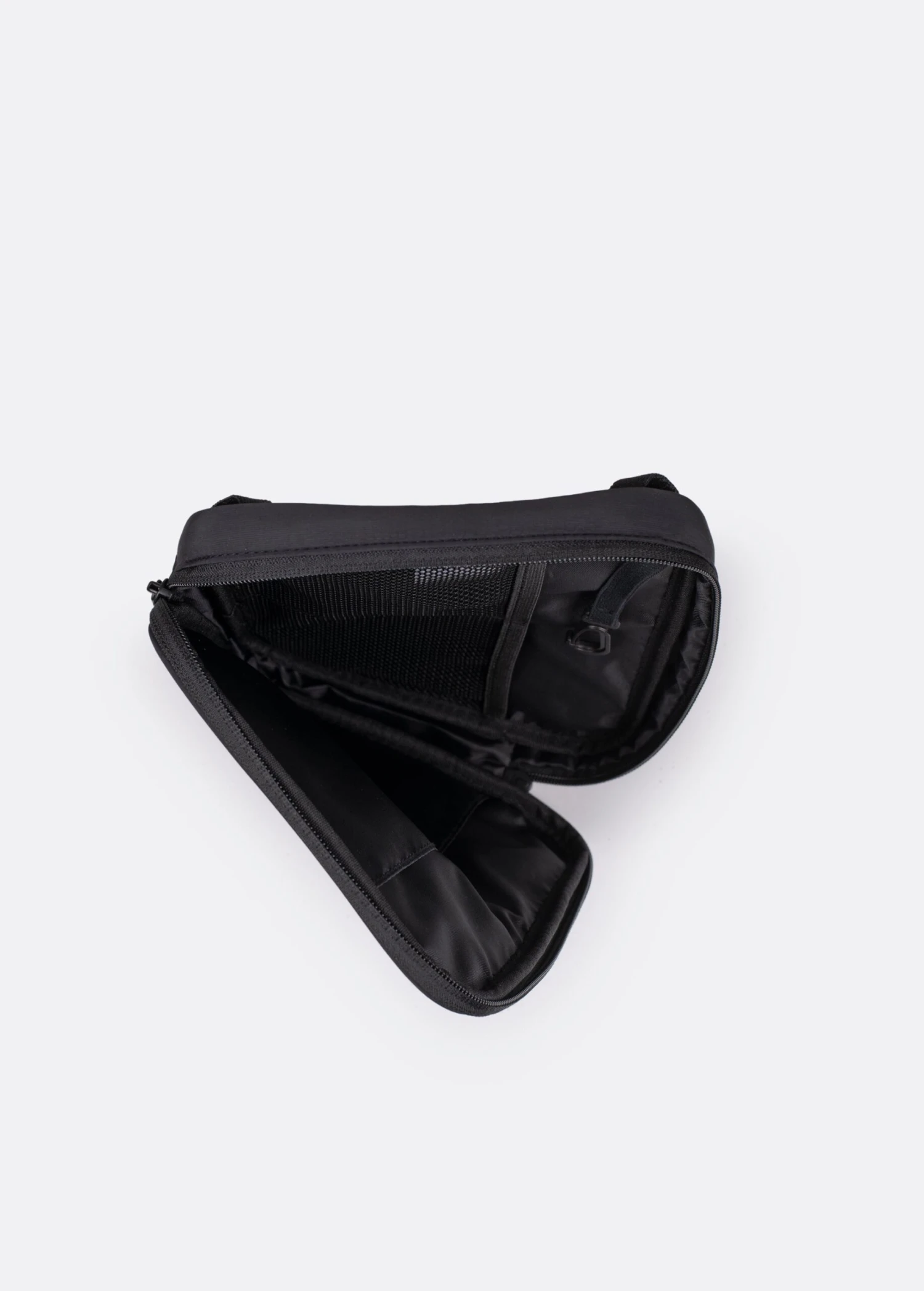 Concorde Convertible Crossbody Bag 6 Concorde Convertible Crossbody Bag - Image 4