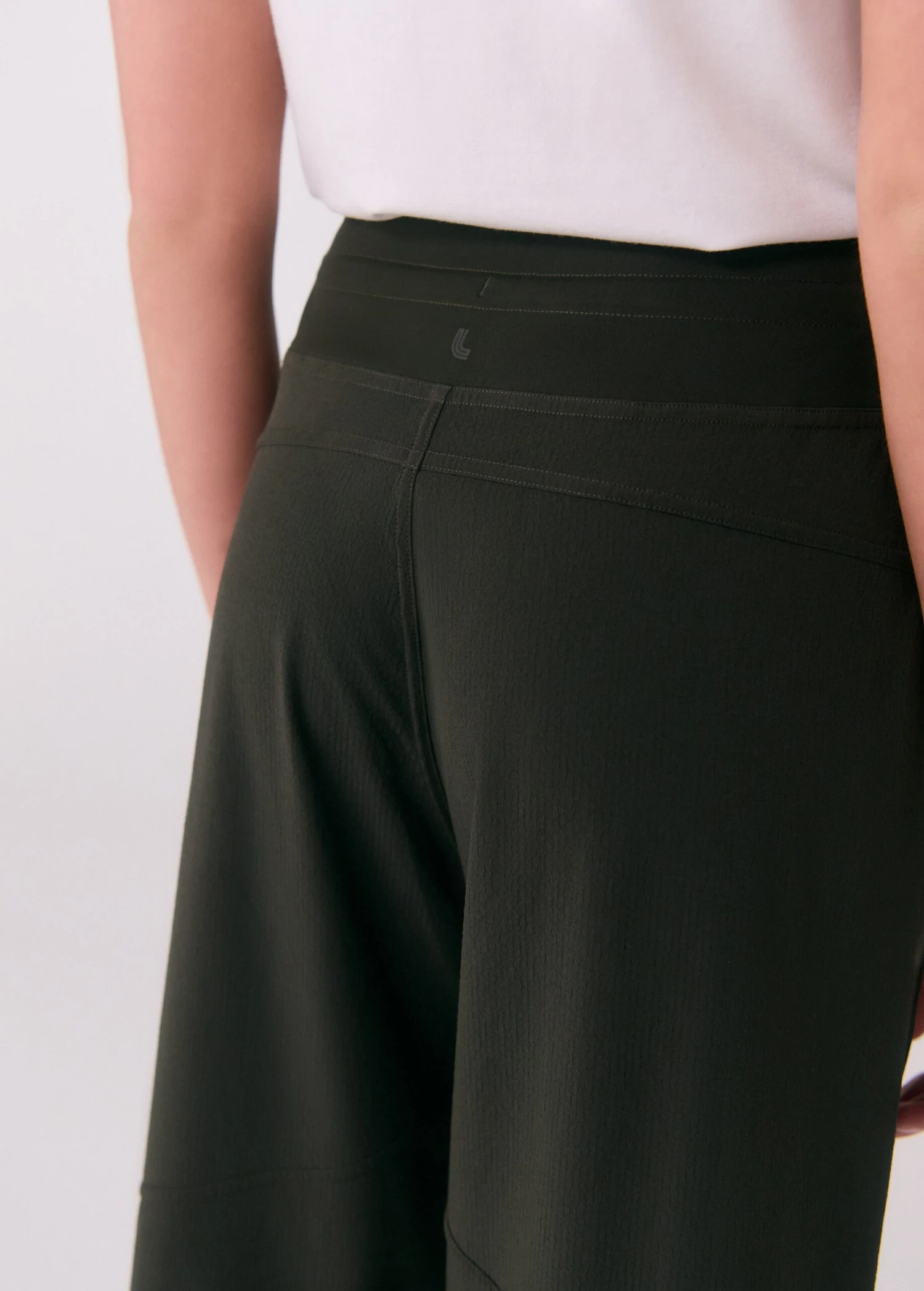 Momentum Cropped Pants 7 Momentum Cropped Pants - Image 5