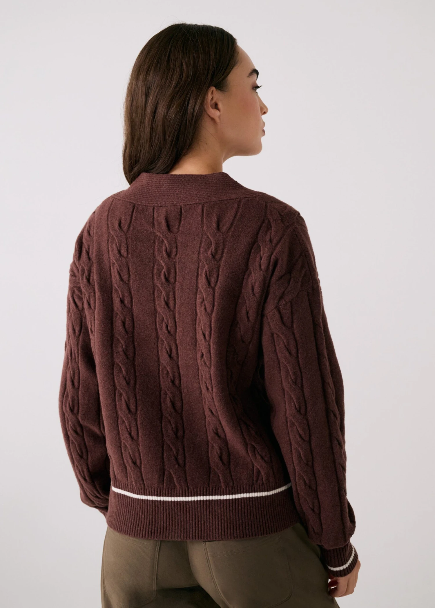 Camila V-Neck 6 Camila V-Neck - Image 4