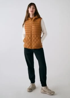 The Base Insulated Vest 27 The Base Insulated Vest -LOLE OUTLET LUW0968 C241 1