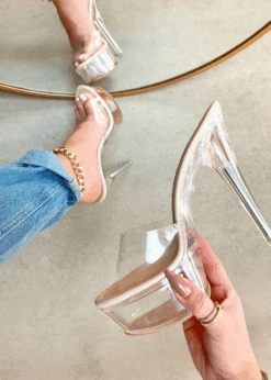 FEARLESS & EXTREME CLEAR PLATFORM HEEL -LOLE OUTLET ScreenShot2020 09 18at10.18.48AM