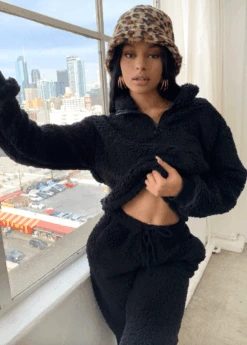 WANDERLUST SNUGGLE JOGGER SET -LOLE OUTLET ScreenShot2020 11 07at2.47.27PM dceef506 e277 49f4 9b66 b055e10e7a29