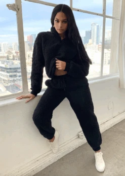 WANDERLUST SNUGGLE JOGGER SET -LOLE OUTLET ScreenShot2020 11 07at4.17.14PM 44db63fe 87c4 4be2 b276 7a7243120218