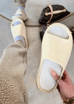 KENDALL IVORY FAUX WOOL SLIDE