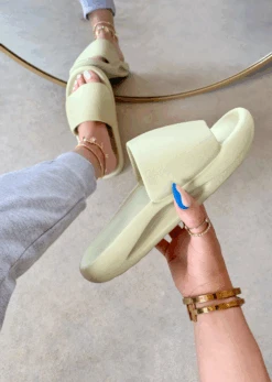 ASTRO RUBBER OLIVE SLIDE