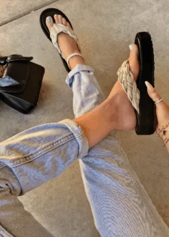 LOOK TWICE BEIGE THONG SANDAL