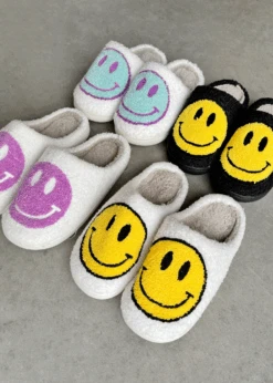 HAPPY FEELS SMILE FACE SLIPPERS