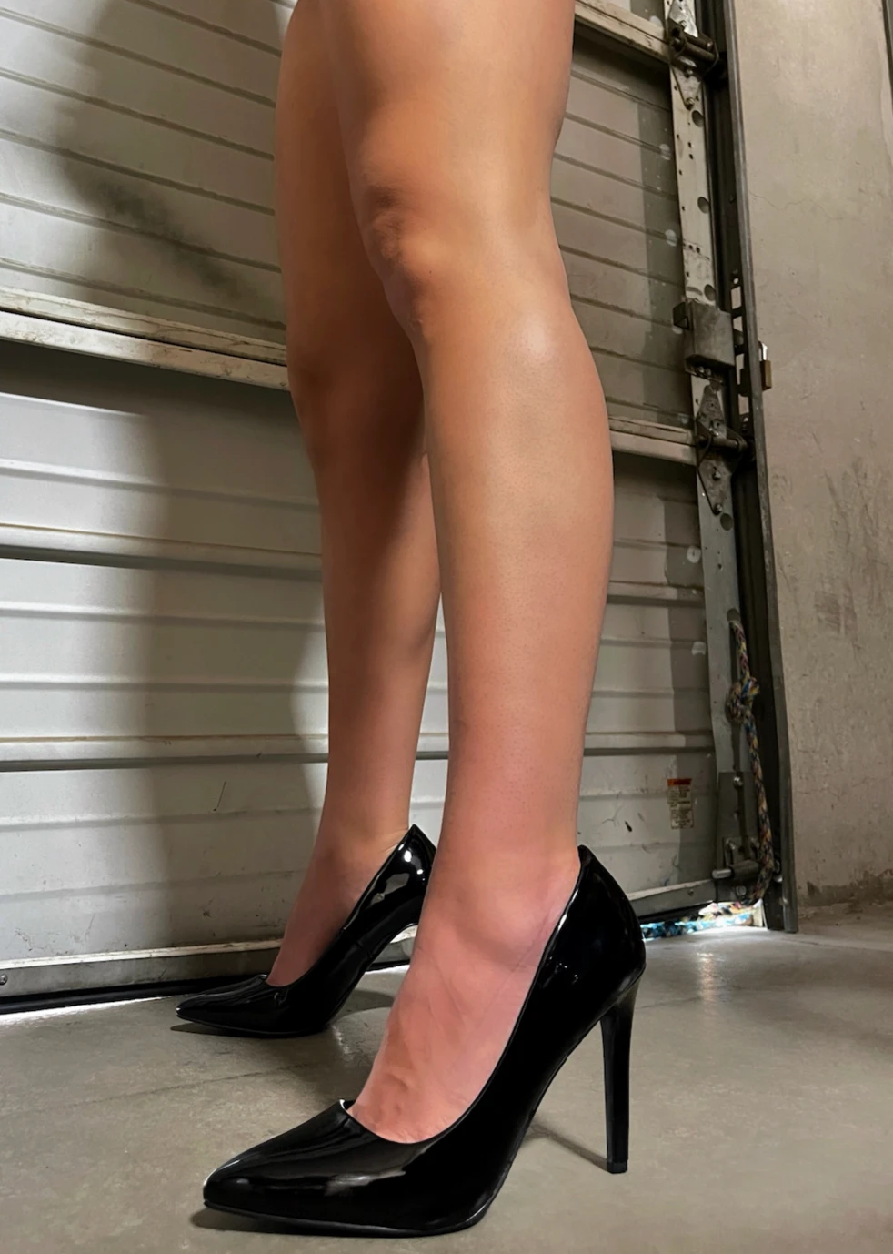 YOU NEED ME GLOSSY BLACK HEEL PUMP 4 YOU NEED ME GLOSSY BLACK HEEL PUMP - Image 2