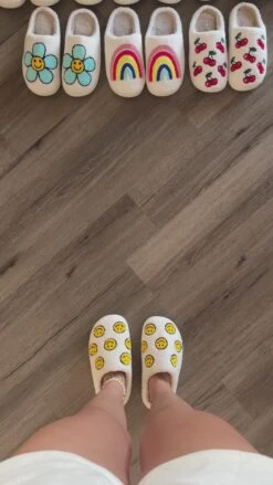 MAKE YOU SNUGGLE RAINBOW SLIPPERS -LOLE OUTLET eb4a129a45804448beef8f9605db0880.thumbnail.0000000000