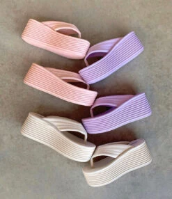 HEAT & WAVES PINK THONG SANDAL -LOLE OUTLET image 56bfff2a f69f 4c78 a325 9b48d20bf319