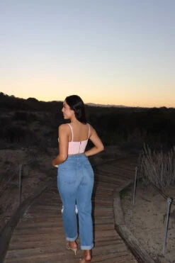 DAME MAS AMOR MOM JEANS 13 DAME MAS AMOR MOM JEANS -LOLE OUTLET image 62108158 6cd7 49eb 80a6 45653b8be946